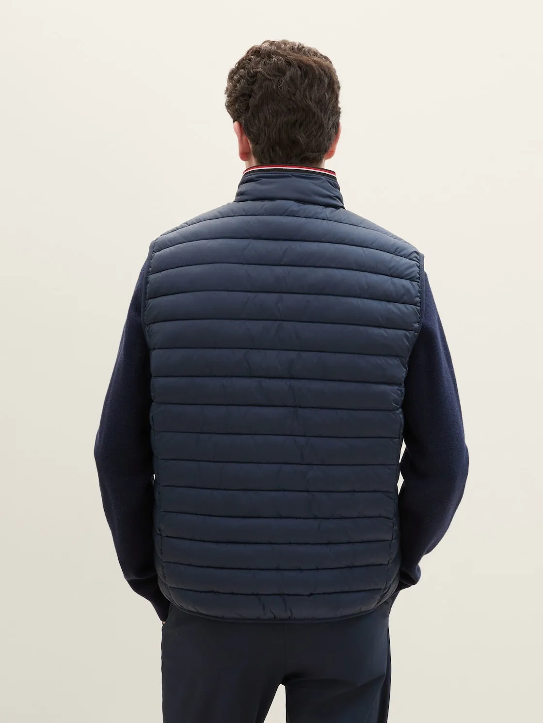 LIGHTWEIGHT VEST