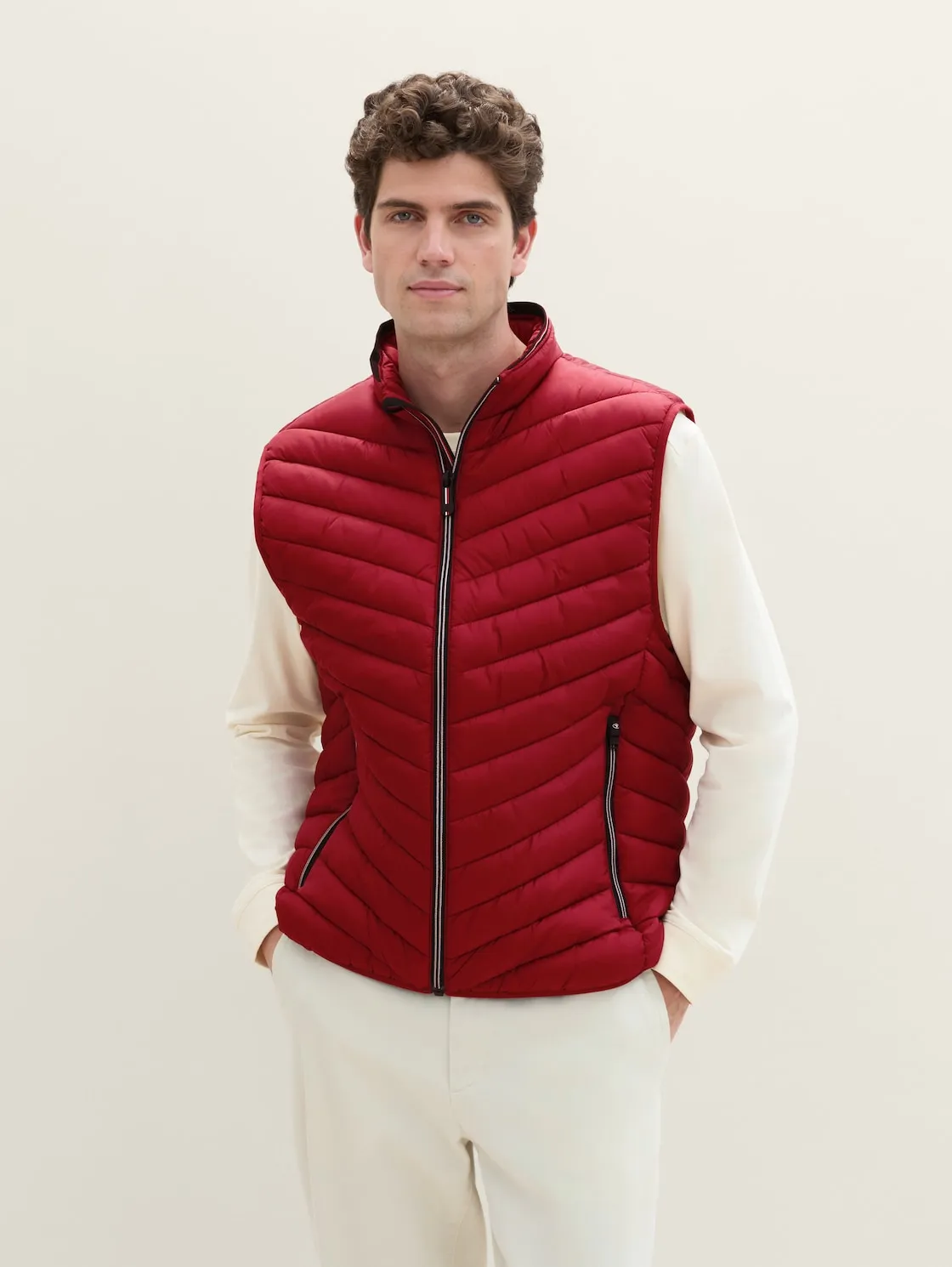 LIGHTWEIGHT VEST