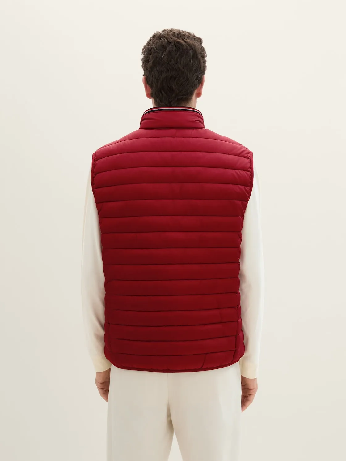 LIGHTWEIGHT VEST