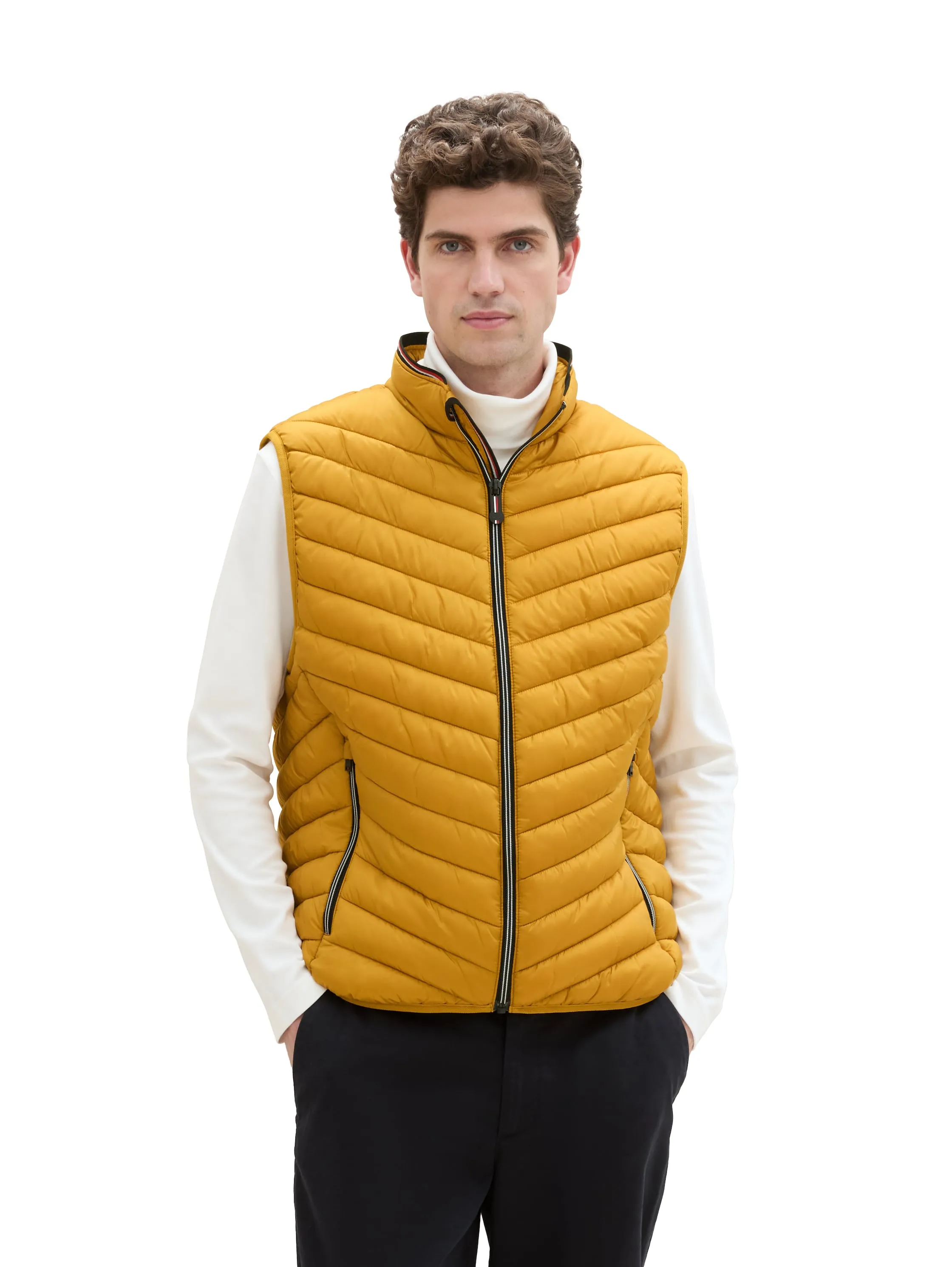 LIGHTWEIGHT VEST