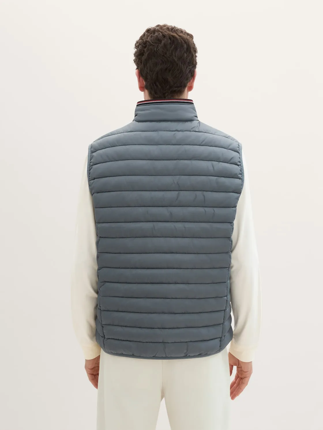 LIGHTWEIGHT VEST